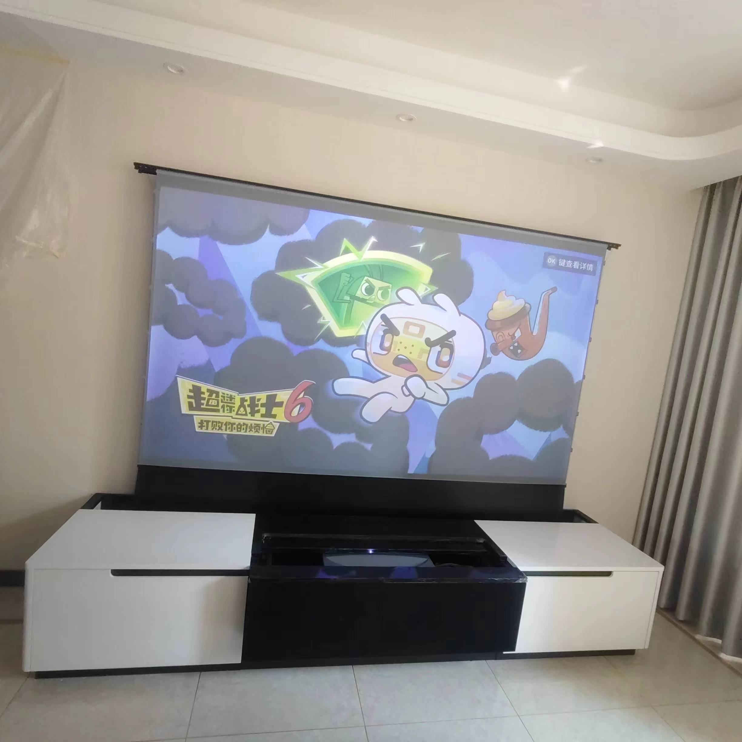 Home Cinema Ultra Short Throw  - Home Cinema Ultra Short Throw Projector recensione e prezzo
